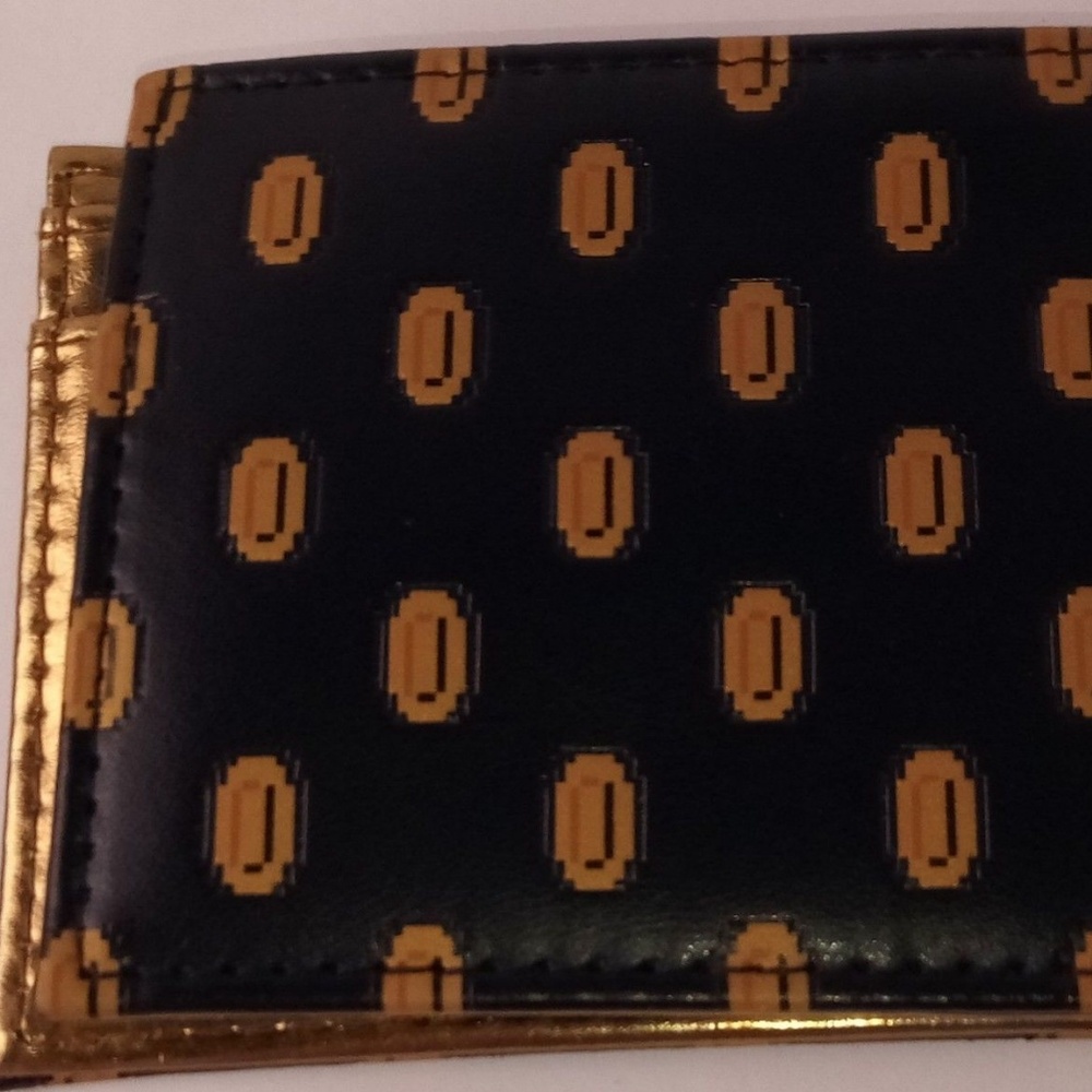 Super Mario 8-Bit Coin Bi-Fold Wallet - Picture 2 of 4